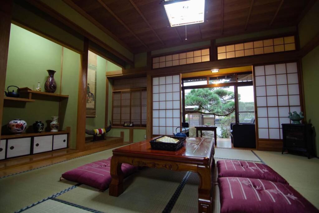 太宰苑 - Dazaien Traditional Japanese Houses Дадзайфу Экстерьер фото